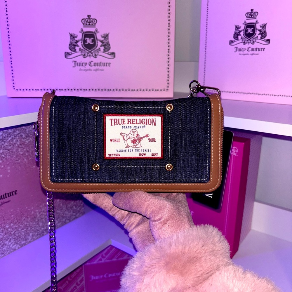 💙True Religion Blue and Brown Chain Wallet💙🧲
